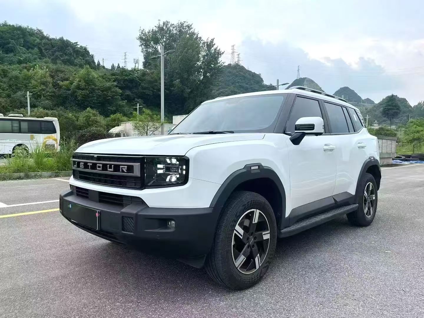 SUV Jetour T2 sur route
